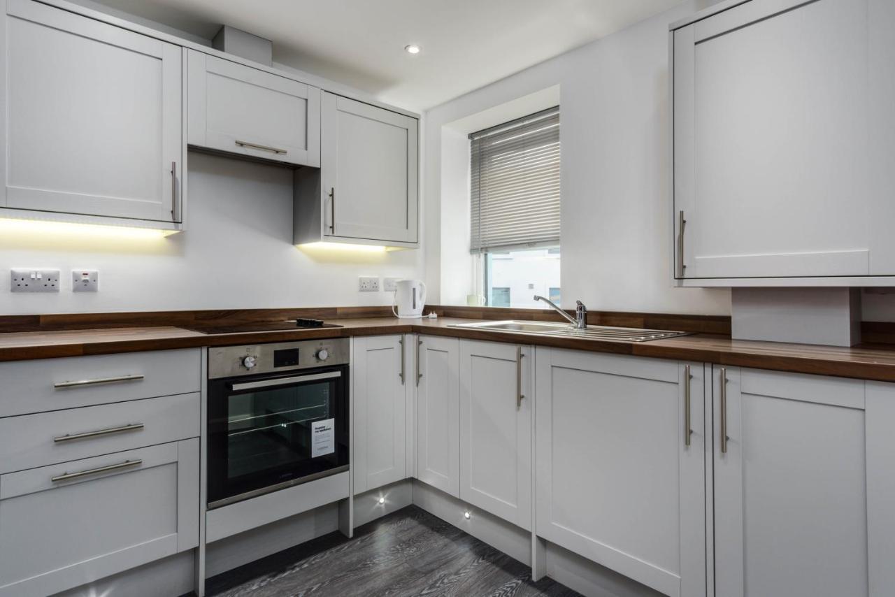 Apartment F3 Elizabeth Court Pl1 2Dh *