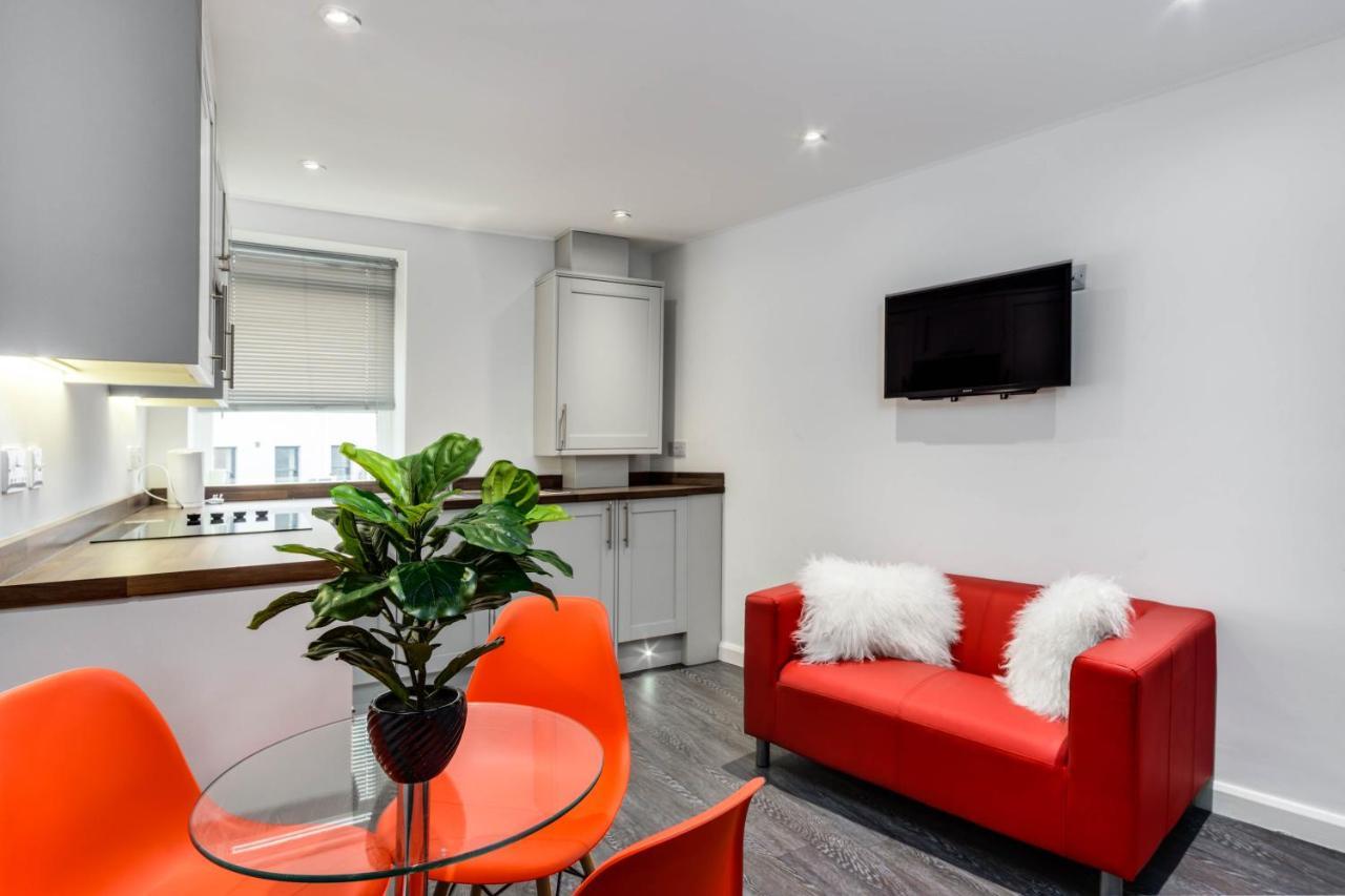 F3 Elizabeth Court Pl1 2Dh * Plymouth