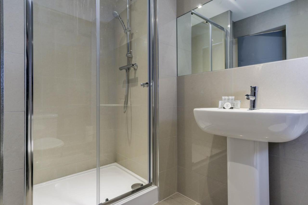 Apartment F3 Elizabeth Court Pl1 2Dh *